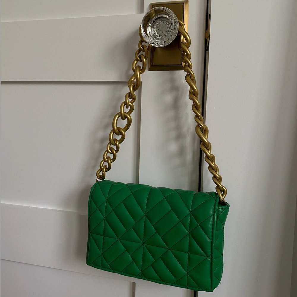 QUILTED CHAIN STRAP SHOULDER BAG